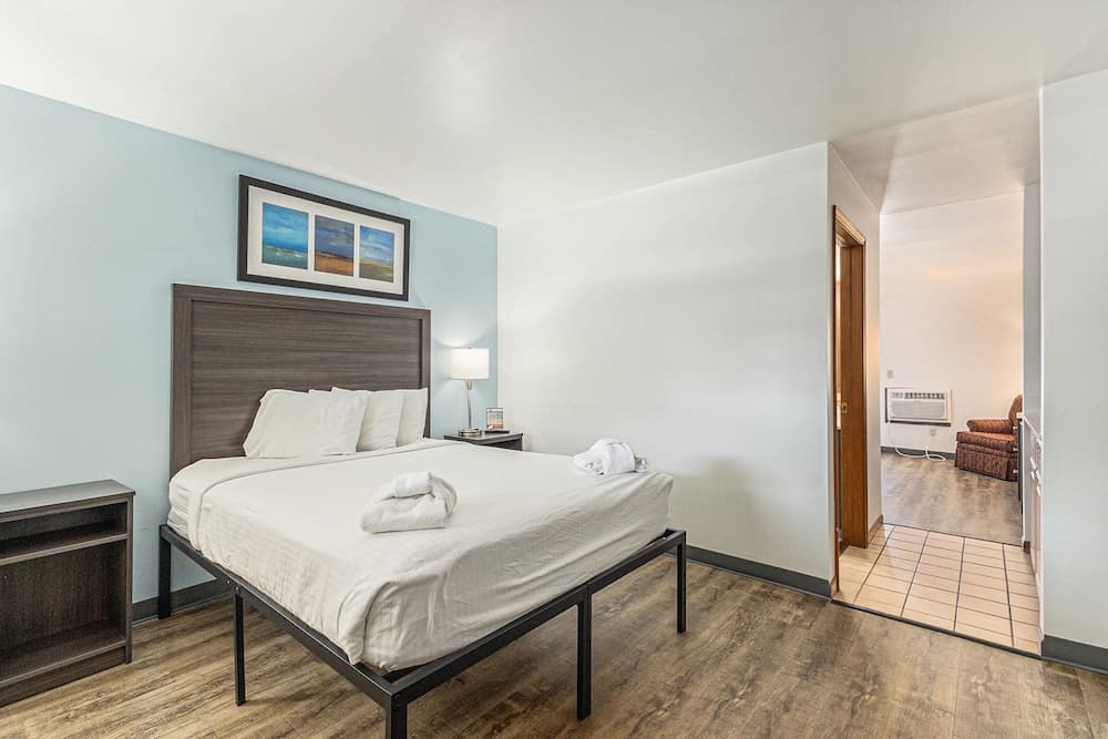 Snyder's Shoreline Inn gallery photo in Ludington, MI — image 105