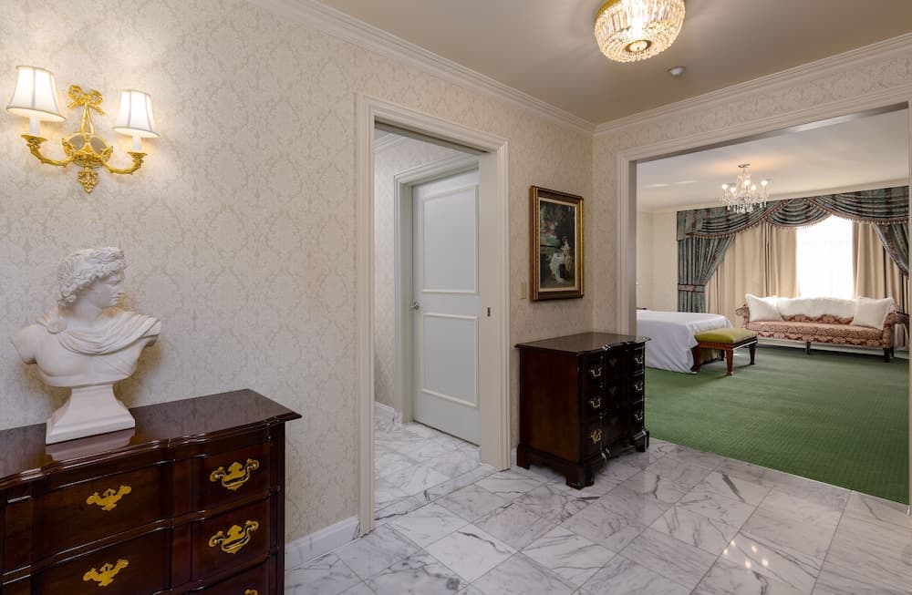 Bristol Hotel, Boutique Collection property views in Campbell, CA — gallery photo 3