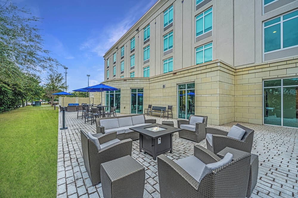 Holiday Inn Express & Suites Charleston Arpt-Conv Ctr Area gallery photo in North Charleston, SC — image 39