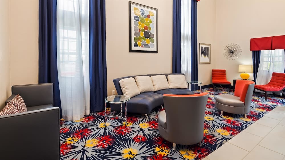 Best Western Inn interior in Elyria, OH — gallery photo 2