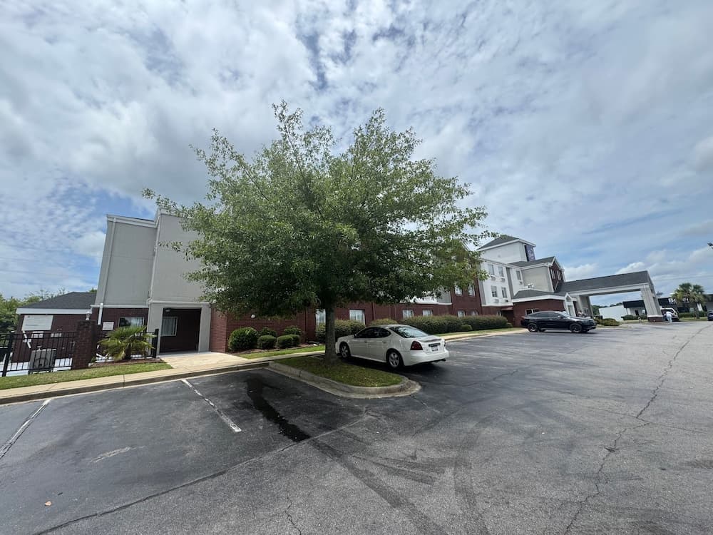 Broad St Inn interior in Sumter, SC — gallery photo 2