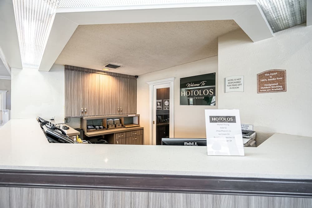 Hotolos property views in Hollywood, FL — gallery photo 3