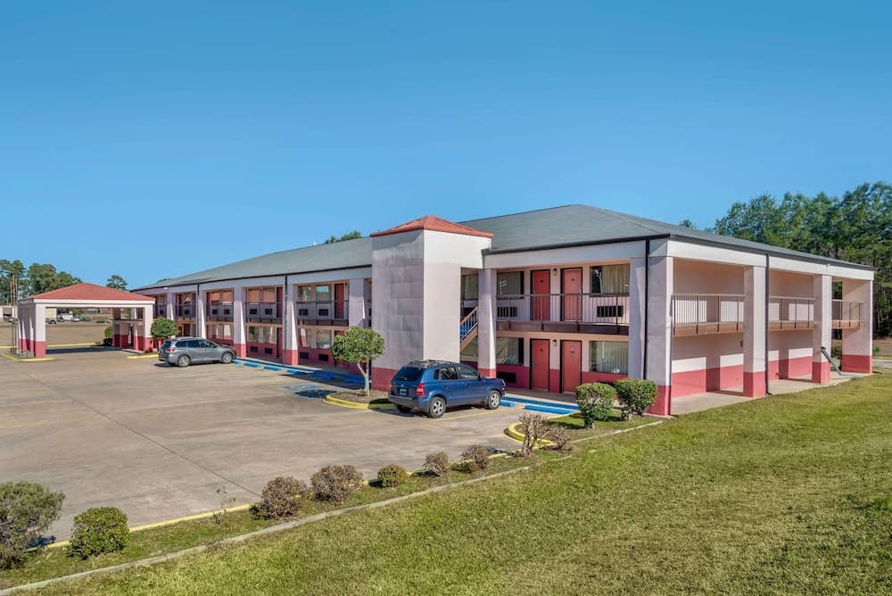 Econo Lodge Inn & Suites Forest featured exterior or lobby in Forest, MS — similar hotel