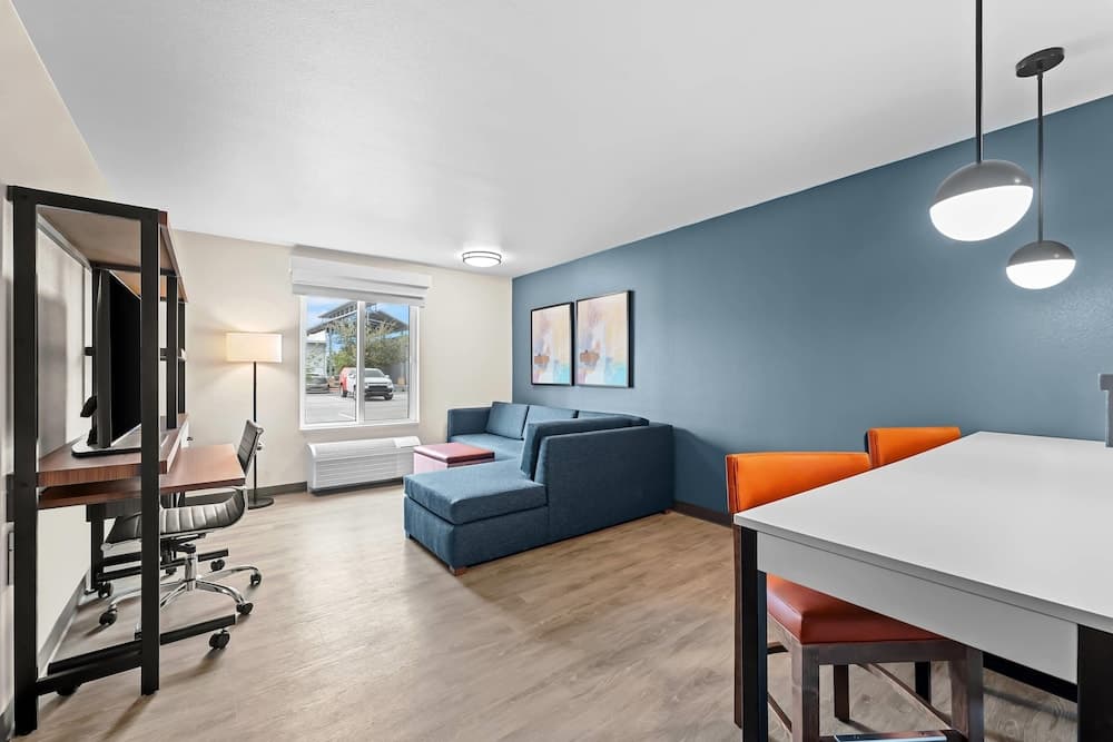 Everhome Suites Brownsville gallery photo in Brownsville, TX — image 38