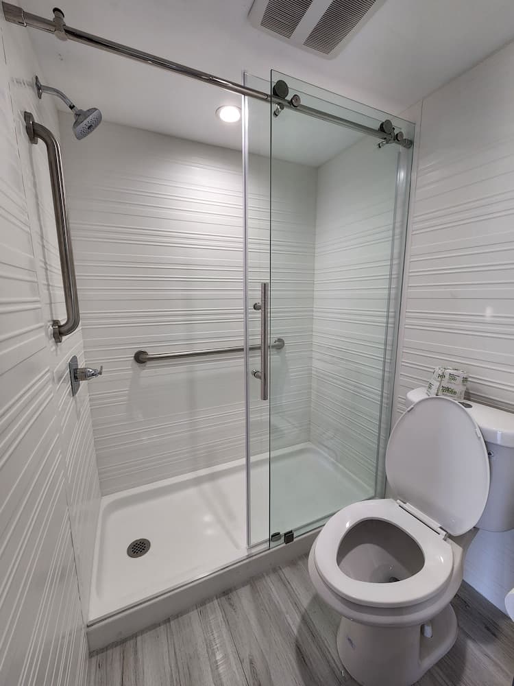 Travelodge by Wyndham Fullerton Near Anaheim gallery photo in Fullerton, CA — image 6