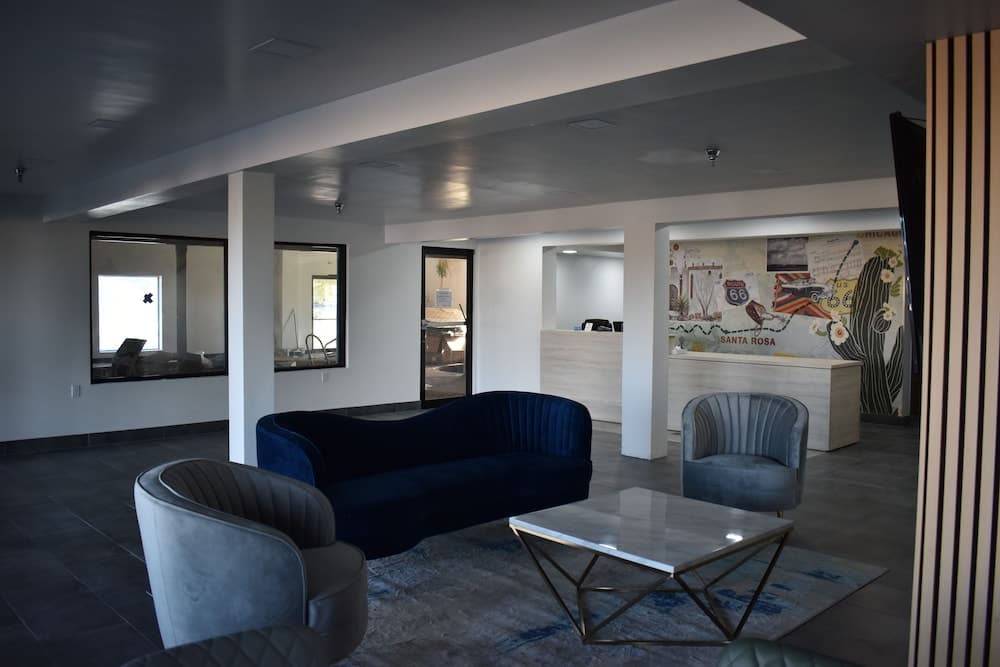 Hotel Blue 66, BW Signature Collection interior in Santa Rosa, NM — gallery photo 2