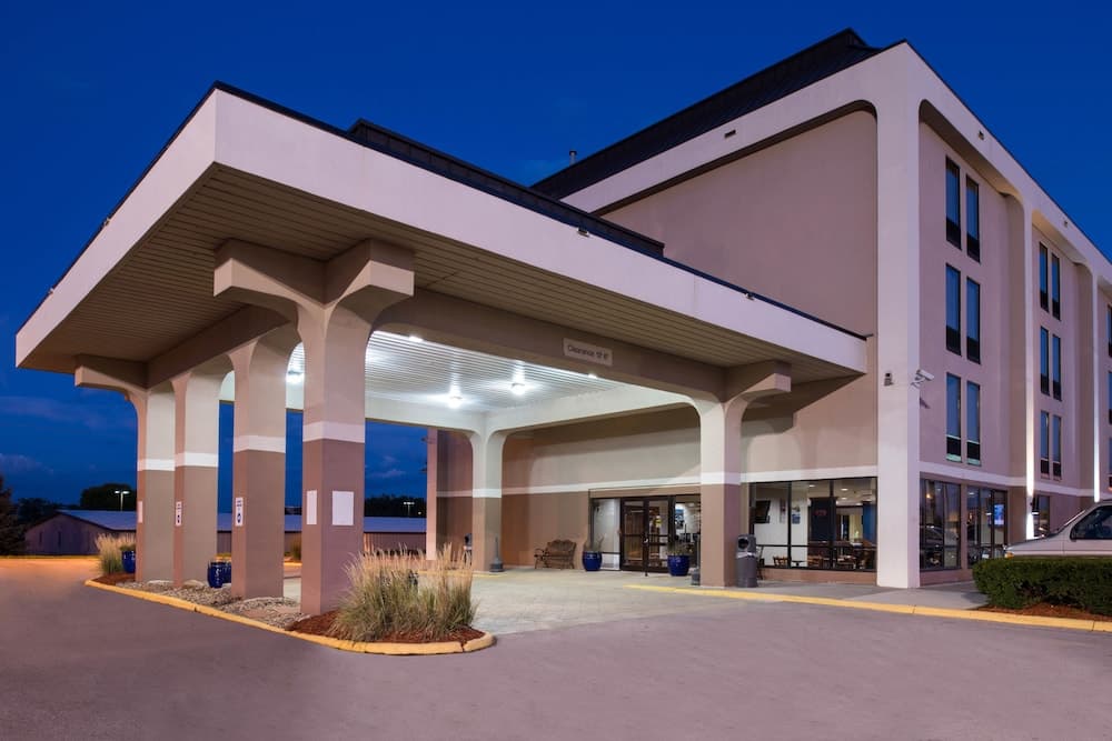 New Victorian Inn & Suites Omaha gallery photo in Omaha, NE — image 16