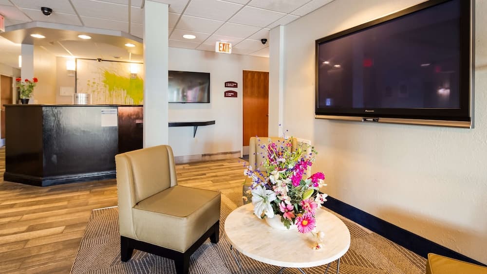 Best Western Nittany Inn Milroy interior in Reedsville, PA — gallery photo 2