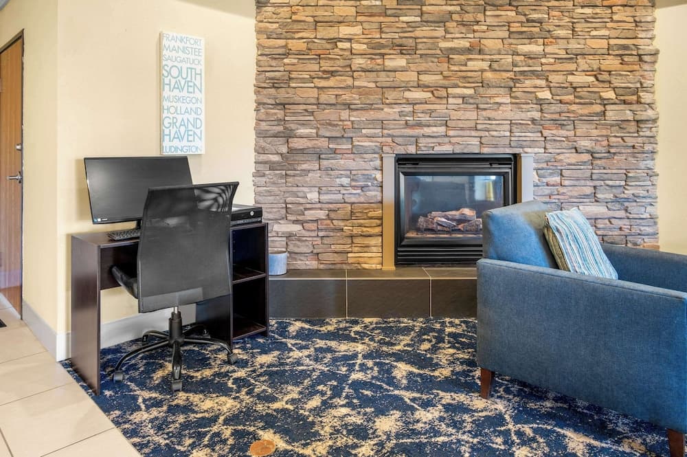 White Pines Inn & Suites gallery photo in Holland, MI — image 49