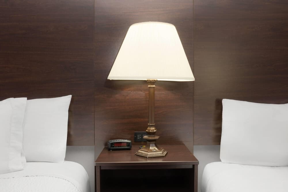 Endeavor Inn & Suites, Trademark Collection by Wyndham gallery photo in Topeka, KS — image 47