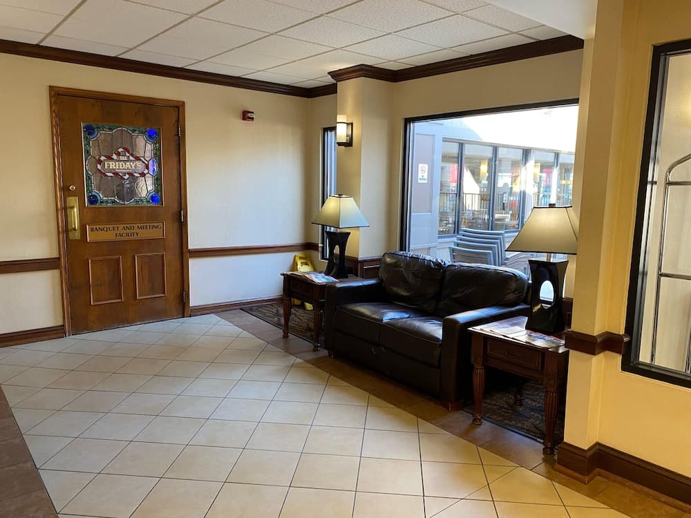 Quality Inn & Suites Williamsport interior in Williamsport, PA — gallery photo 2