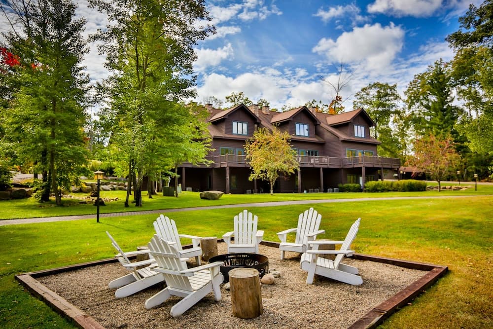 Grand View Lodge interior in Nisswa, MN — gallery photo 2
