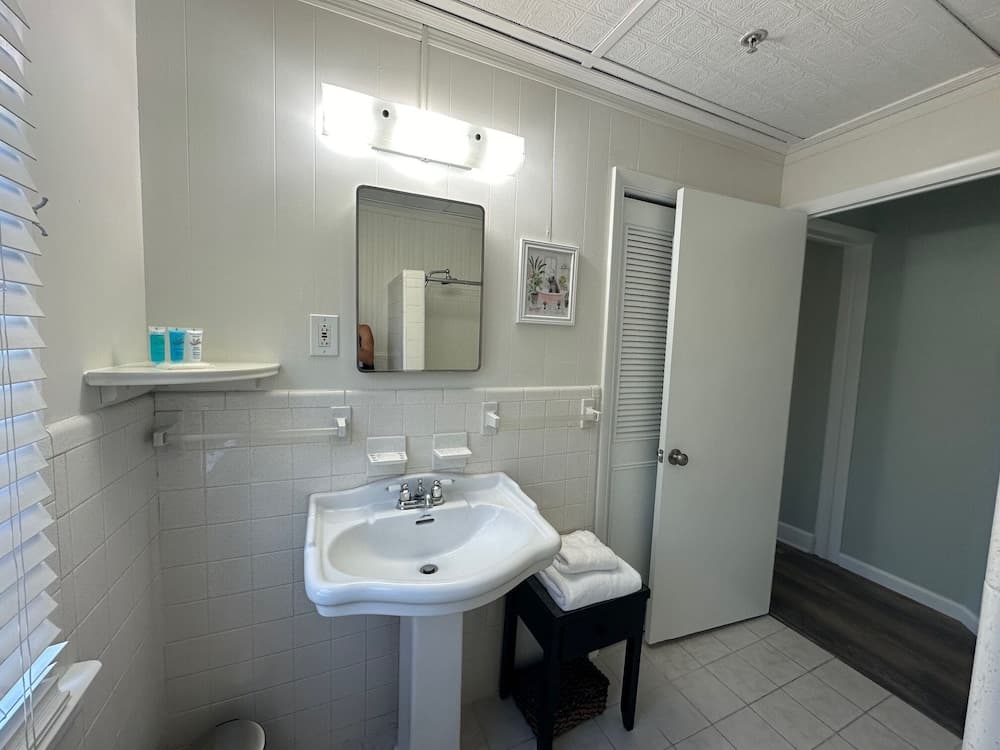 The Breezy Inn gallery photo in Jensen Beach, FL — image 9