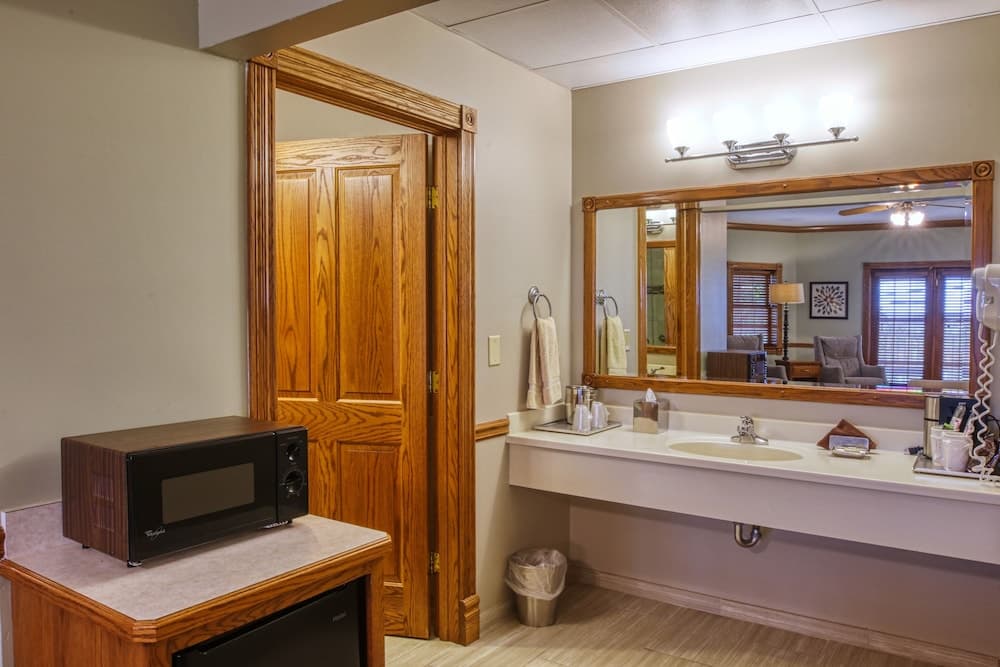 Carlisle Inn Walnut Creek gallery photo in Millersburg, OH — image 20