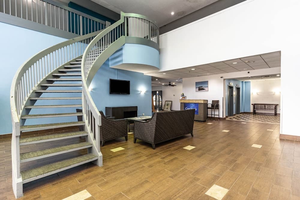 Sun N Sand Resort interior in Myrtle Beach, SC — gallery photo 2