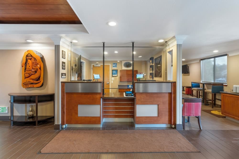 Comfort Inn Arcata - Humboldt Area interior in Arcata, CA — gallery photo 2