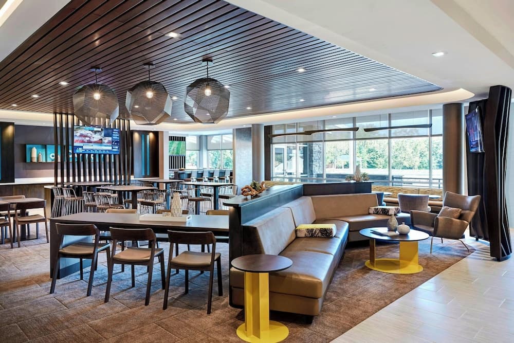 Springhill Suites By Marriott Columbus West property views in Columbus, OH — gallery photo 3