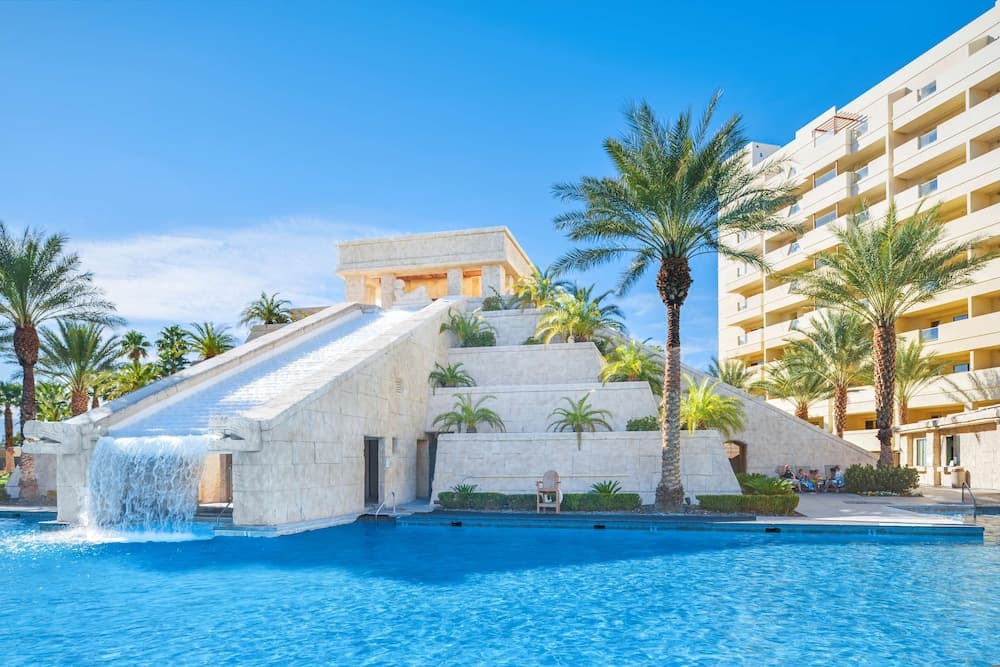 Hilton Vacation Club Cancun Resort Las Vegas interior in Las Vegas, NV — gallery photo 2