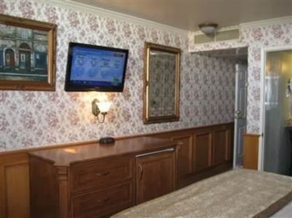 Inn On The Beach gallery photo in Ventura, CA — image 18