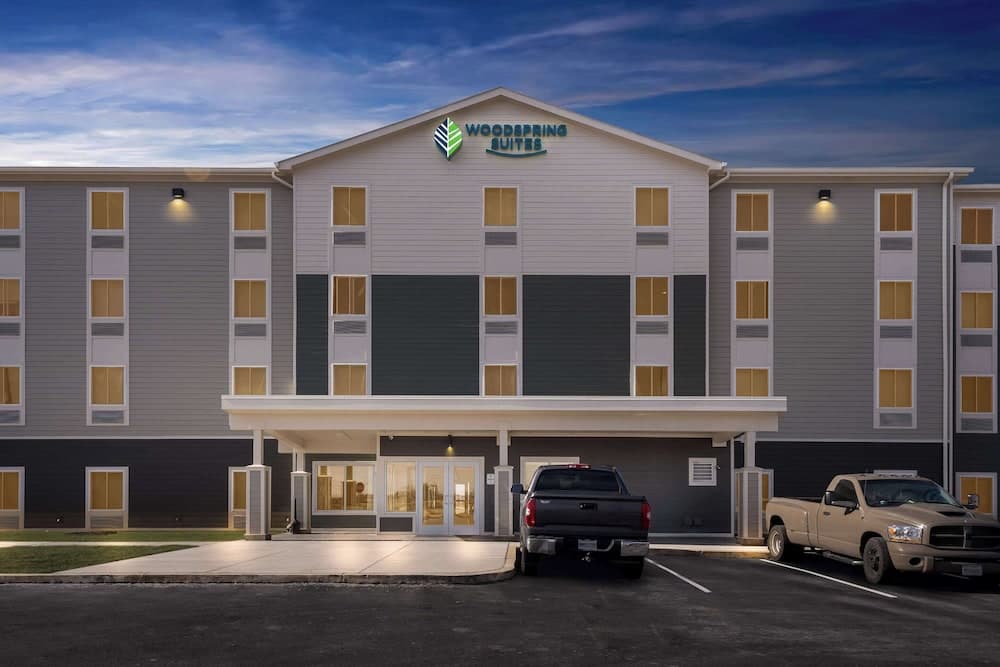 Woodspring Suites Easton Nazareth featured exterior or lobby in Easton, PA — similar hotel