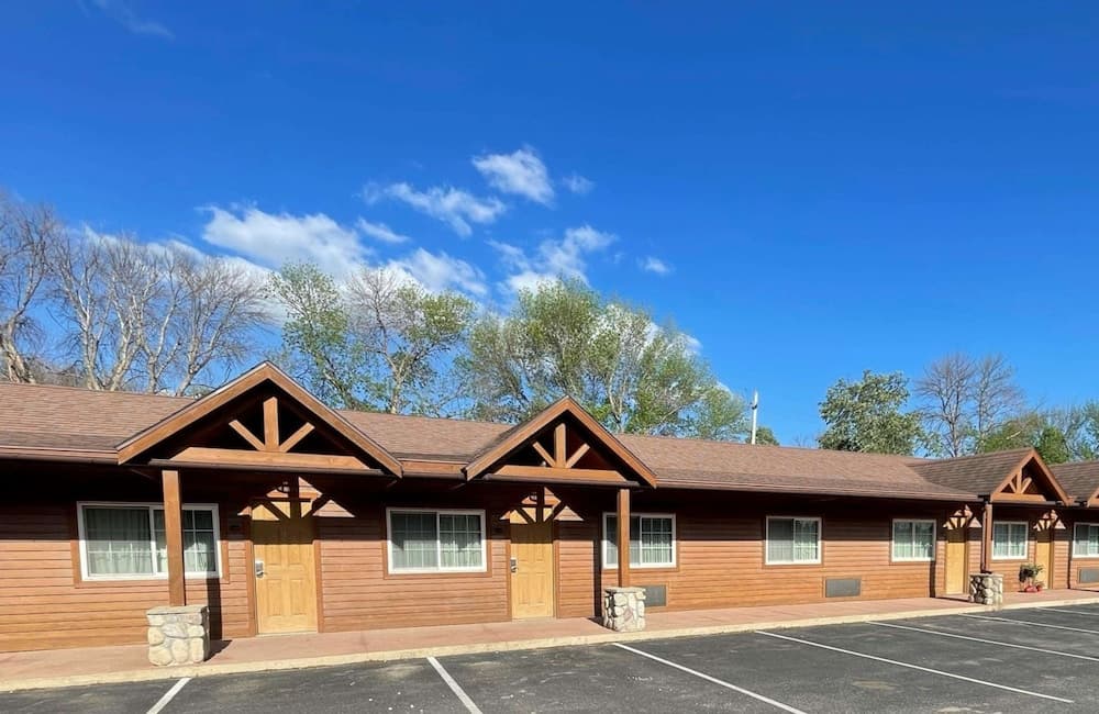 Crossroads Hotel and Event Center — hotel in Fort Dodge, Iowa