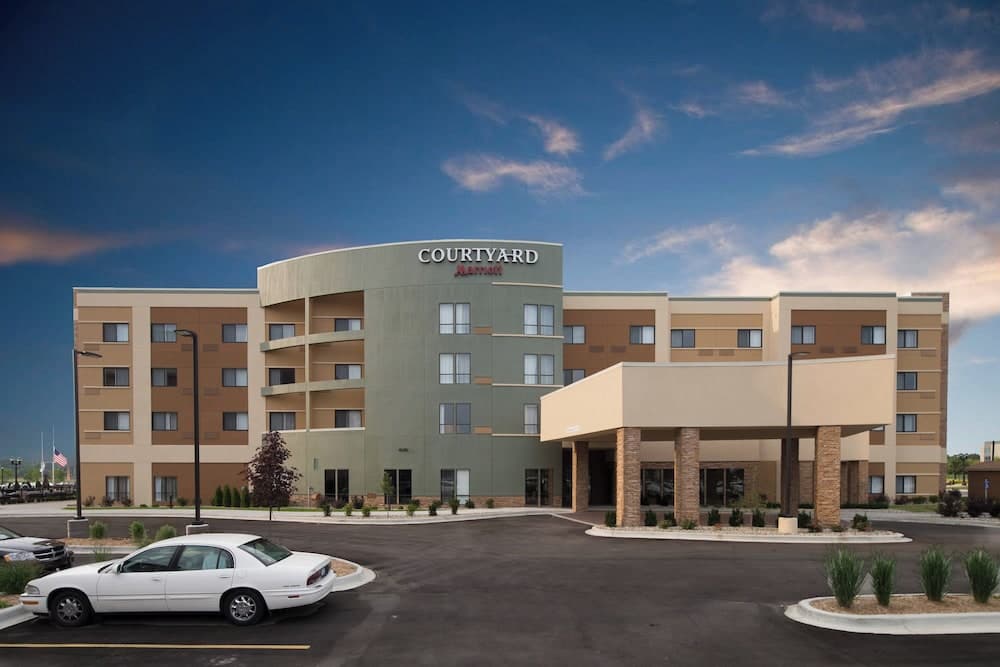 Courtyard Bay City interior in Bay City, MI — gallery photo 2