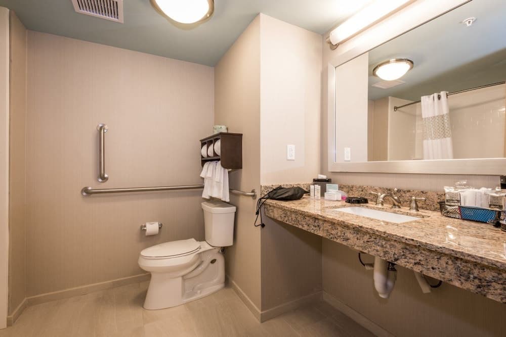 Hampton Inn & Suites Gulfport I-10 gallery photo in Gulfport, MS — image 86