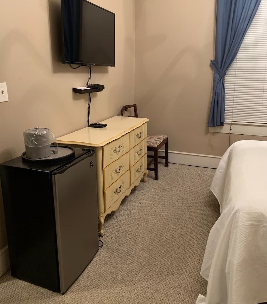The Hotel Belvidere gallery photo in Hawley, PA — image 34