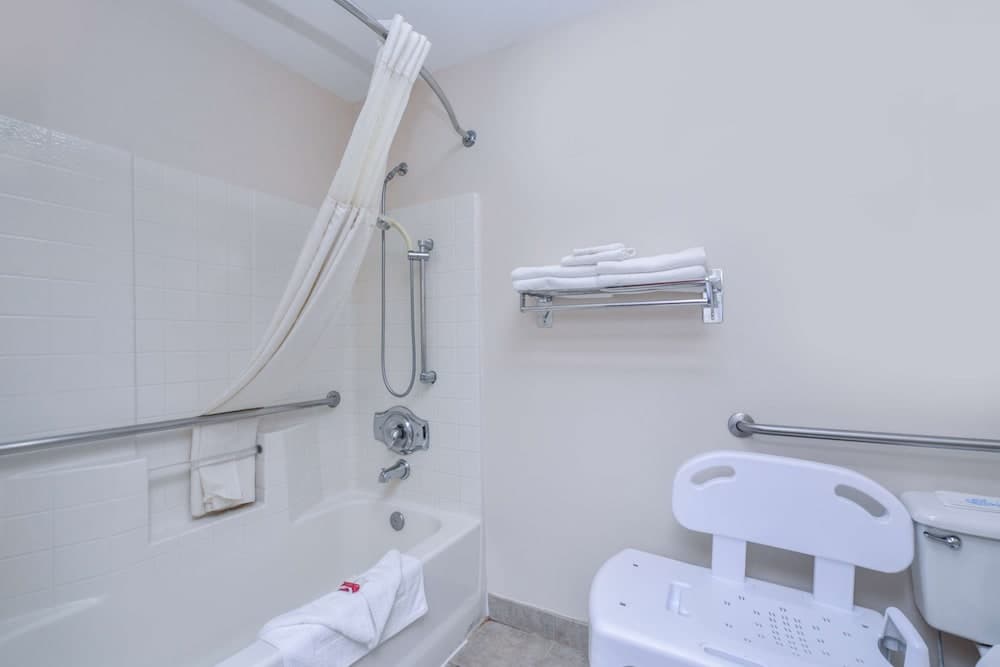 Travelodge Suites by Wyndham Newberg gallery photo in Newberg, OR — image 71