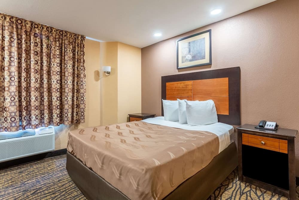 Quality Inn Lees Summit - Kansas City gallery photo in Lee's Summit, MO — image 18
