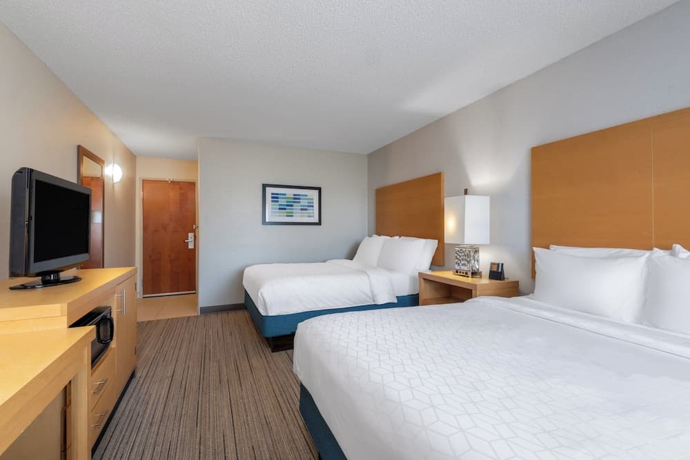 Holiday Inn Express & Suites Wheat Ridge-Denver West by IHG property views in Wheat Ridge, CO — gallery photo 3