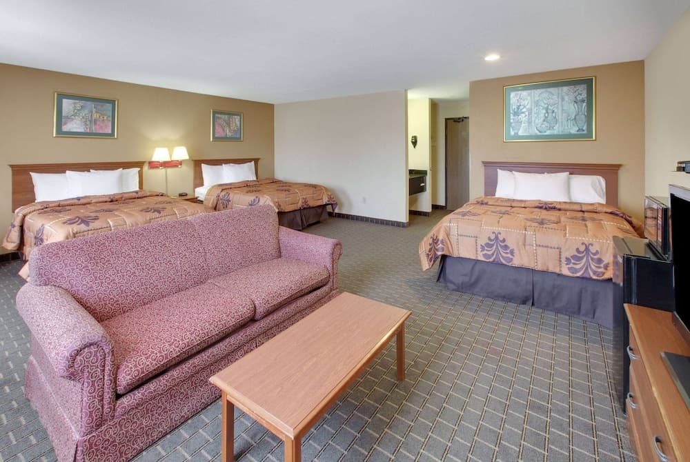 Days Inn by Wyndham Mesquite Rodeo TX gallery photo in Mesquite, TX — image 9