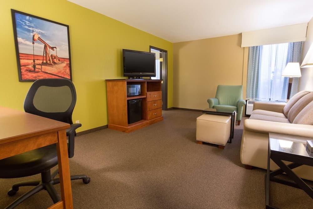 Heritage Inn & Suites The Woodlands, Trademark by Wyndham gallery photo in The Woodlands, TX — image 40