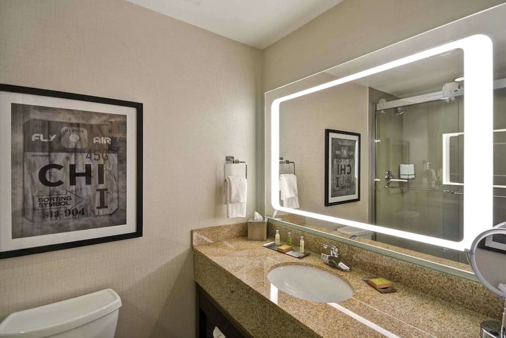 DoubleTree by Hilton Chicago Midway Airport gallery photo in Chicago, IL — image 4