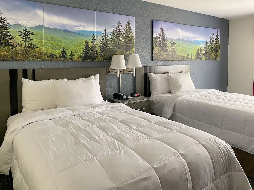Clarion Pointe - Greensboro Coliseum Area featured exterior or lobby in Greensboro, NC — similar hotel