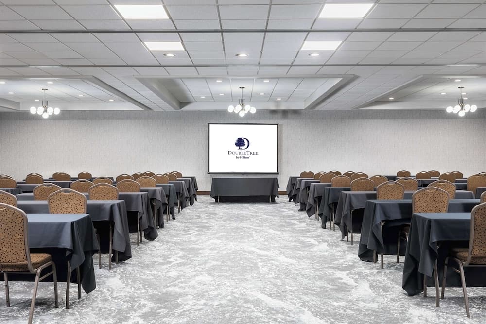 DoubleTree by Hilton Greensboro Airport gallery photo in Greensboro, NC — image 27