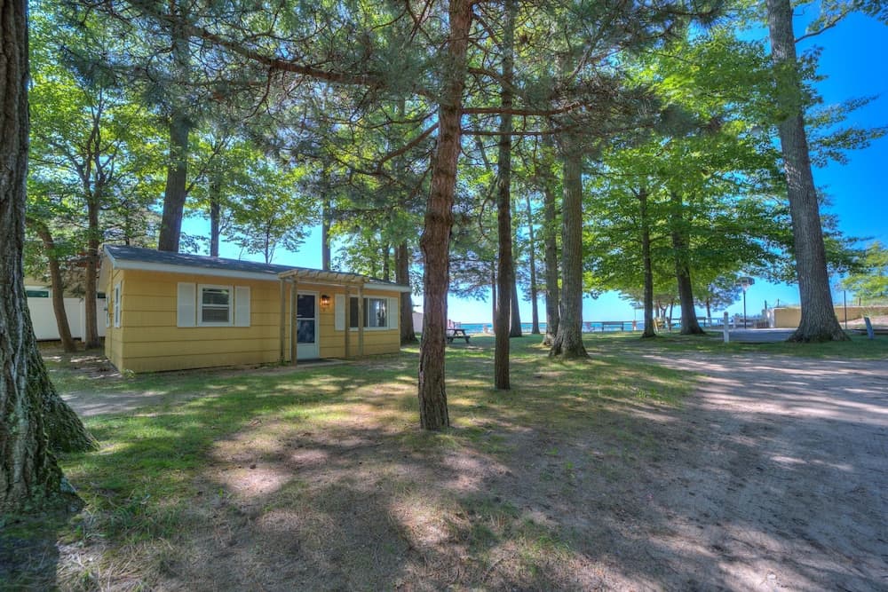 Scenic Drive Resort by DreamStay gallery photo in Muskegon, MI — image 18