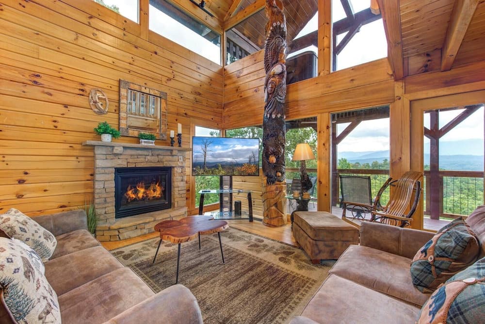 Eagles View Lodge featured exterior or lobby in Sevierville, TN — similar hotel