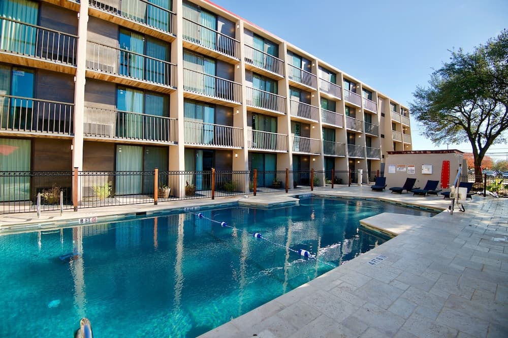 Ramada by Wyndham Austin South interior in Austin, TX — gallery photo 2