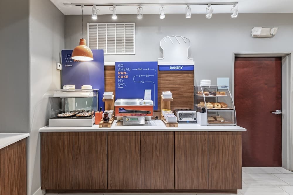 Holiday Inn Express Hotel & Suites VIDOR SOUTH by IHG gallery photo in Vidor, TX — image 38