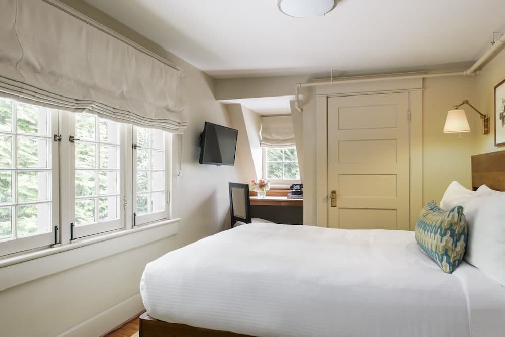 Oakhurst Inn at the University gallery photo in Charlottesville, VA — image 31