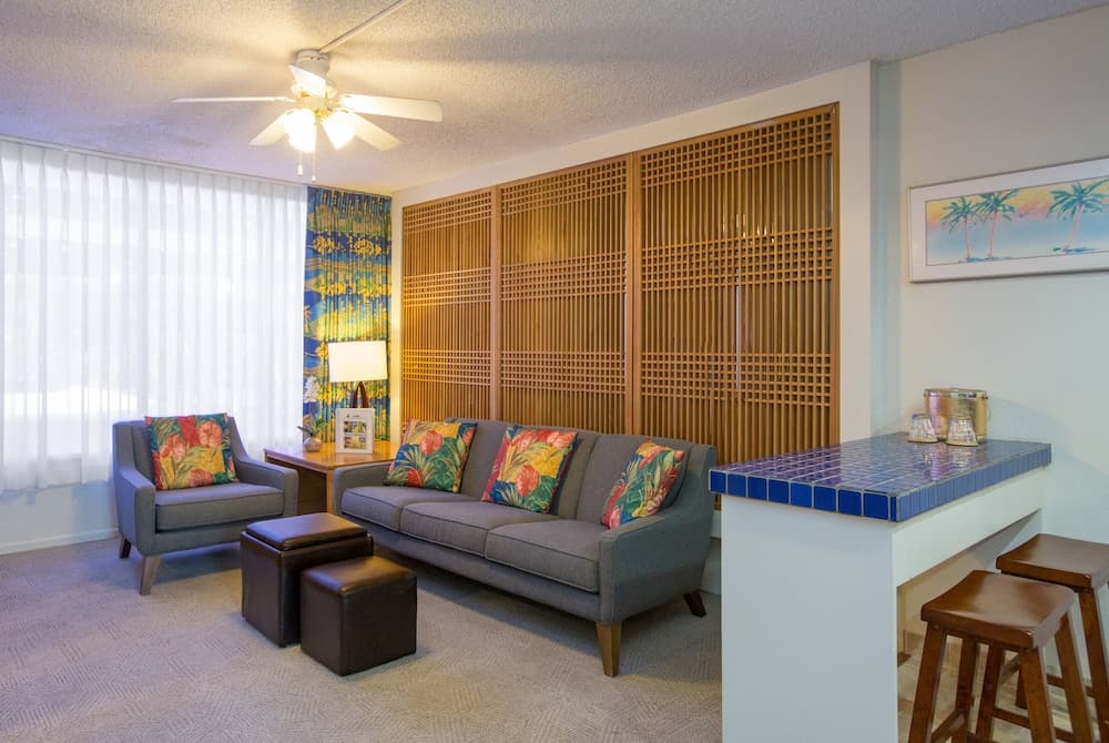 Kuhio Banyan Club featured exterior or lobby in Honolulu, HI — similar hotel