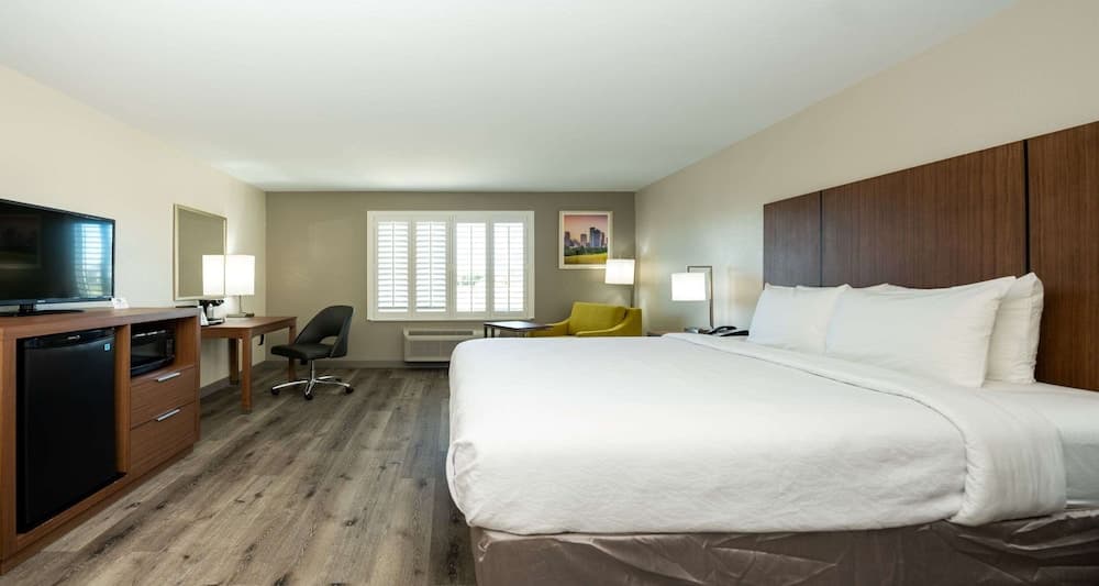 Best Western Houston Bush IAH Intercontinental Airport Inn property views in Humble, TX — gallery photo 3
