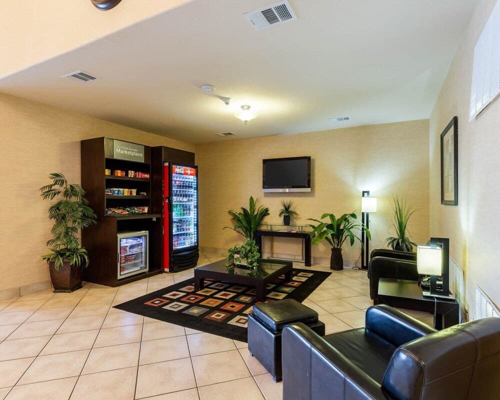 Quality Suites Huntsville Near University property views in Huntsville, TX — gallery photo 3