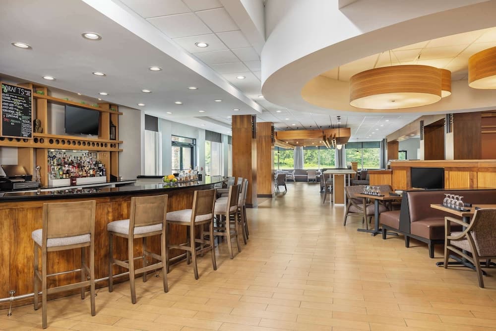 DoubleTree by Hilton Greensboro Airport gallery photo in Greensboro, NC — image 12
