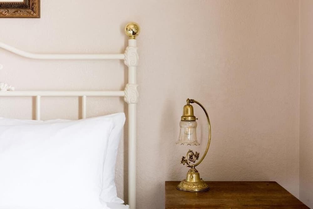 The Bishop Hotel interior in Port Townsend, WA — gallery photo 2