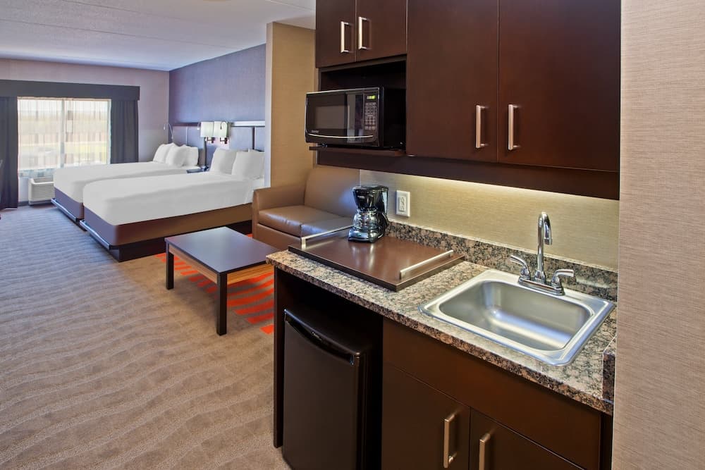 Holiday Inn Express and Suites Columbus Edinburgh by IHG gallery photo in Edinburgh, IN — image 15