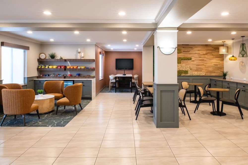 Best Western Kennewick Tri-Cities Center interior in Kennewick, WA — gallery photo 2