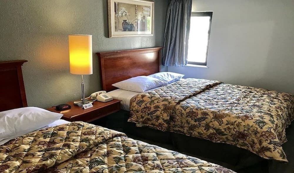 Palace Inn & Suites - Newport News/Jefferson Ave property views in Newport News, VA — gallery photo 3