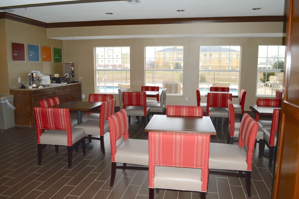 Comfort Suites New Braunfels - San Antonio Area interior in New Braunfels, TX — gallery photo 2
